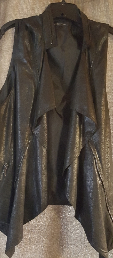 Sleeveless shrug